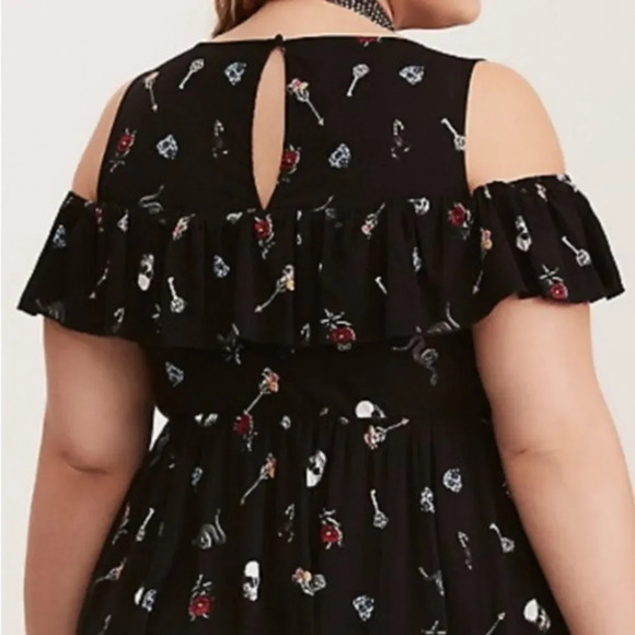 TORRID Acas‎ Skull Floral Chills Ruffle Cold Shoulder Dress - Picture 4 of 11